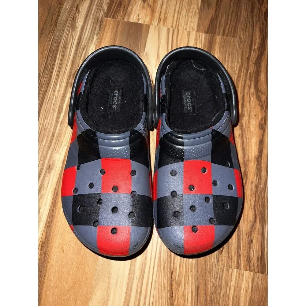 Crocs Red Black Plaid Fleece Lined Fuzzy Size J1 1 Unisex Kids Boys Girls‎